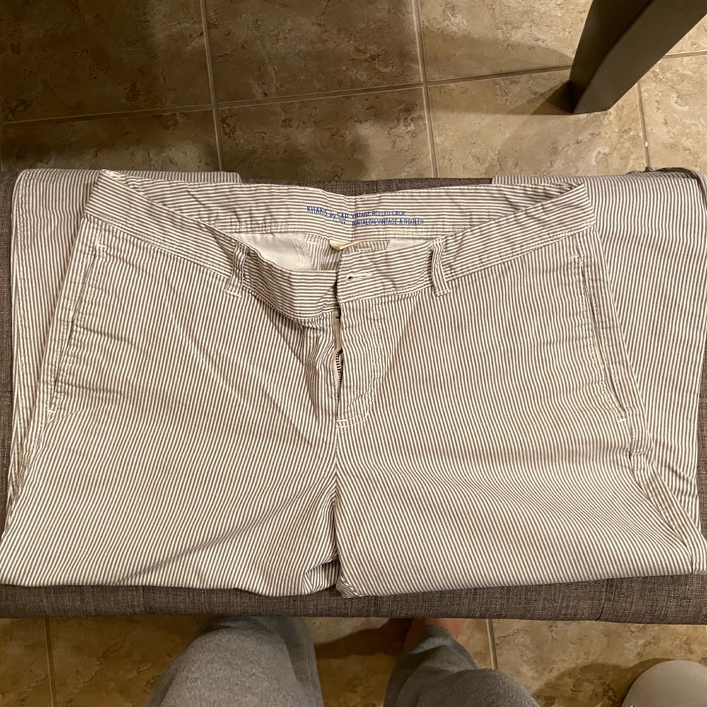 GAP Khaki Vintage Rolled Cropped Pants